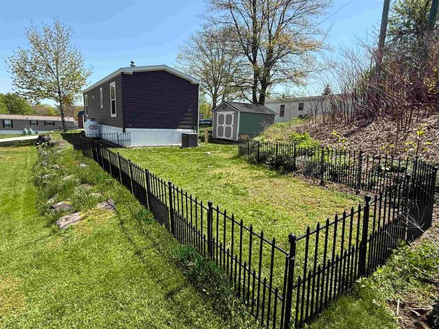65 Leavitt Rd Unit 13, Pittsfield, NH 03263