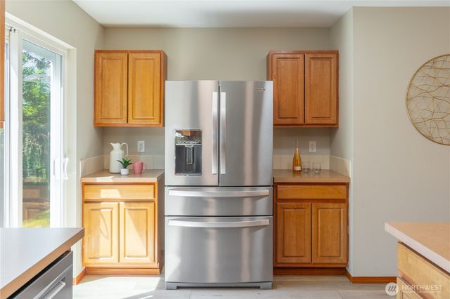 242 Riggs Drive E, Enumclaw, WA 98022