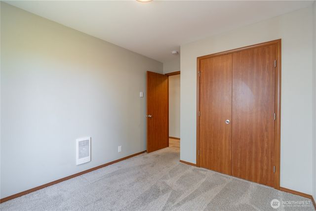 242 Riggs Drive E, Enumclaw, WA 98022