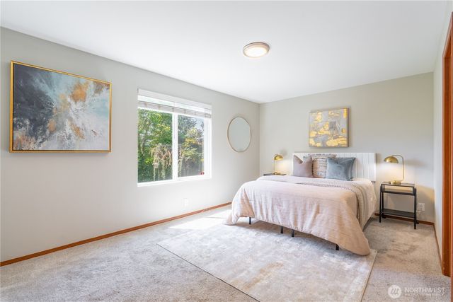 242 Riggs Drive E, Enumclaw, WA 98022