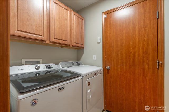 242 Riggs Drive E, Enumclaw, WA 98022