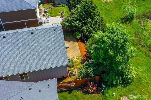 242 Riggs Drive E, Enumclaw, WA 98022