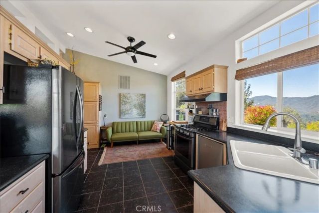 5990 Sunny Glen Lane, Paso Robles, CA 93446