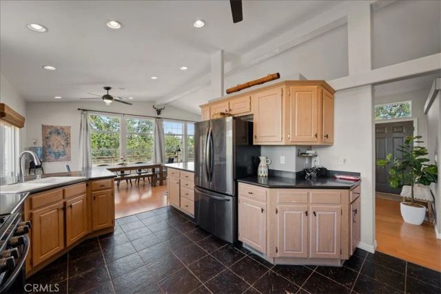 5990 Sunny Glen Lane, Paso Robles, CA 93446