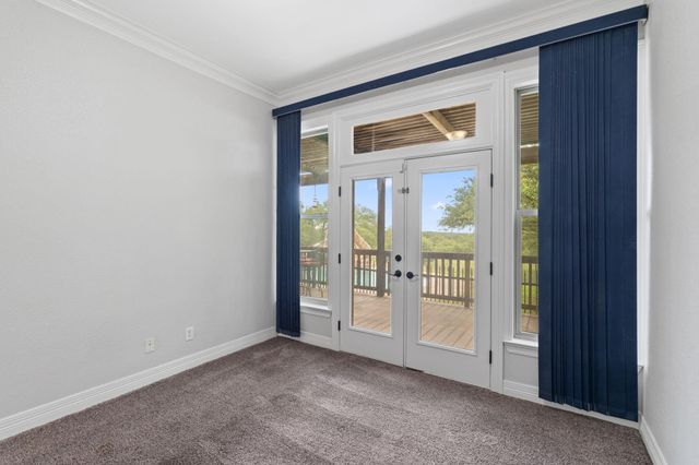 271 Summit DR, Round Mountain, TX 78663