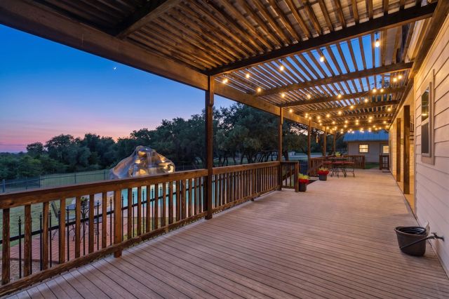 271 Summit DR, Round Mountain, TX 78663