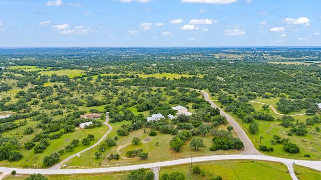 271 Summit DR, Round Mountain, TX 78663