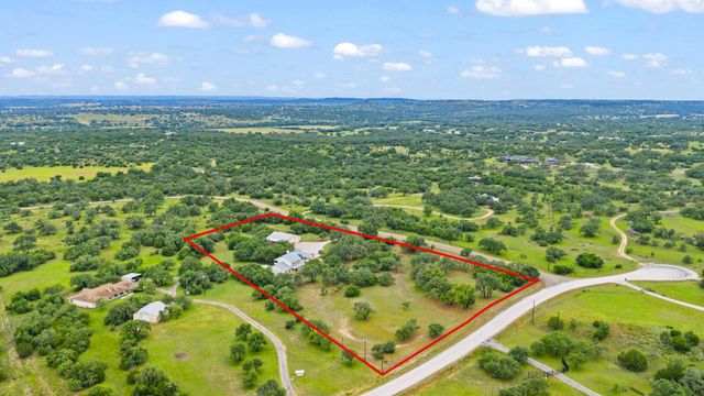 271 Summit DR, Round Mountain, TX 78663