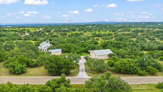 271 Summit DR, Round Mountain, TX 78663