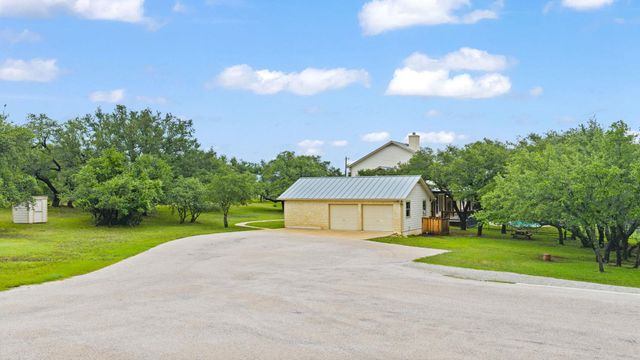 271 Summit DR, Round Mountain, TX 78663