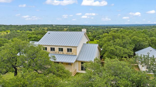 271 Summit DR, Round Mountain, TX 78663