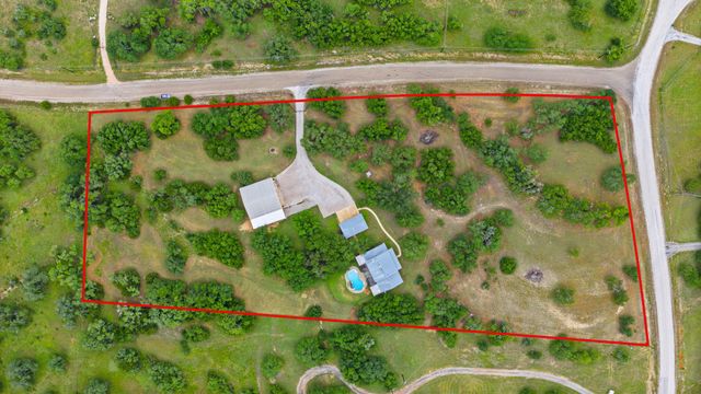 271 Summit DR, Round Mountain, TX 78663