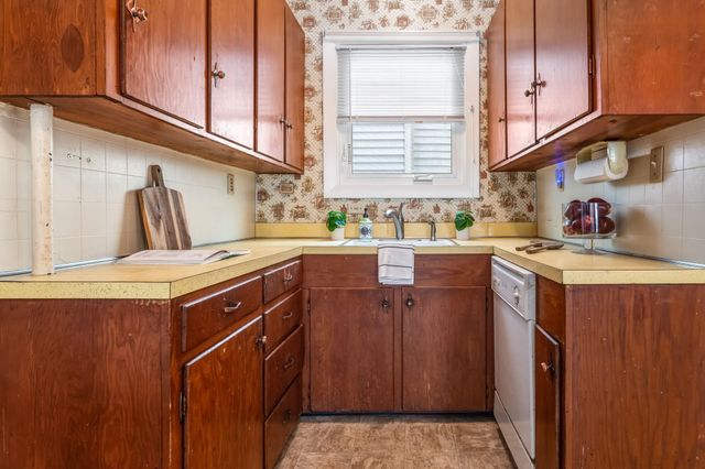 372 Orange Street, Manchester, NH 03104