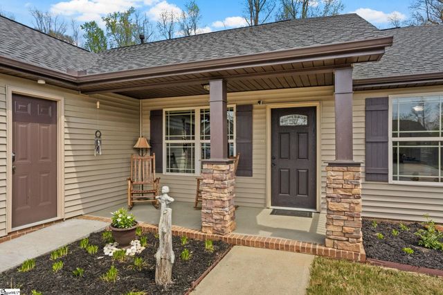 219 Finley Hill Court, Simpsonville, SC 29681