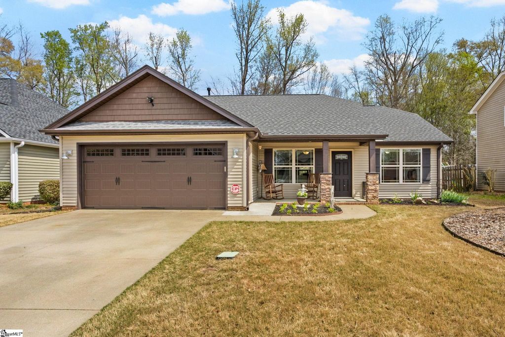 219 Finley Hill Court, Simpsonville, SC 29681
