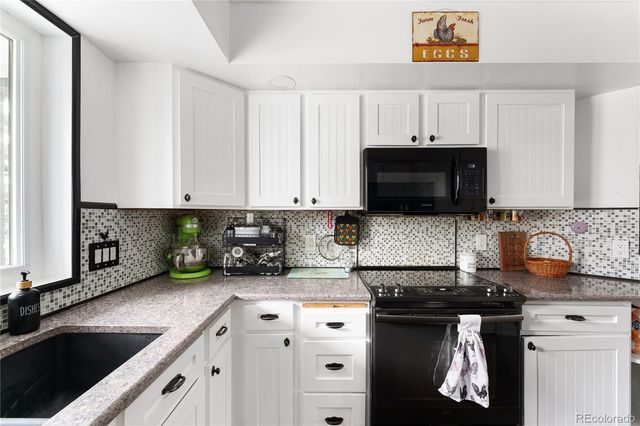 17020 E Easter Avenue, Foxfield, CO 80016