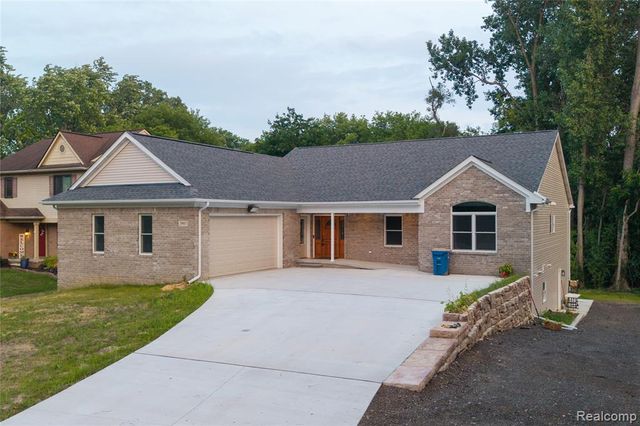 3907 Pontiac Lake Road, Waterford, MI 48328
