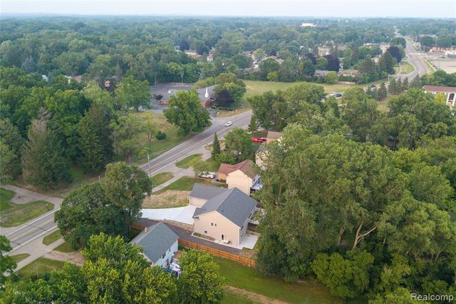 3907 Pontiac Lake Road, Waterford, MI 48328