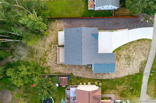 3907 Pontiac Lake Road, Waterford, MI 48328