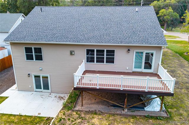 3907 Pontiac Lake Road, Waterford, MI 48328