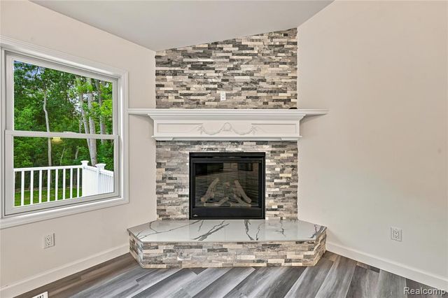 3907 Pontiac Lake Road, Waterford, MI 48328