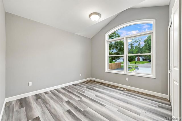 3907 Pontiac Lake Road, Waterford, MI 48328