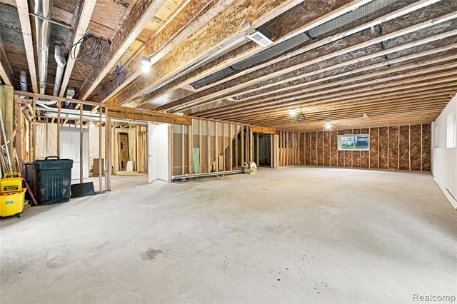 3907 Pontiac Lake Road, Waterford, MI 48328