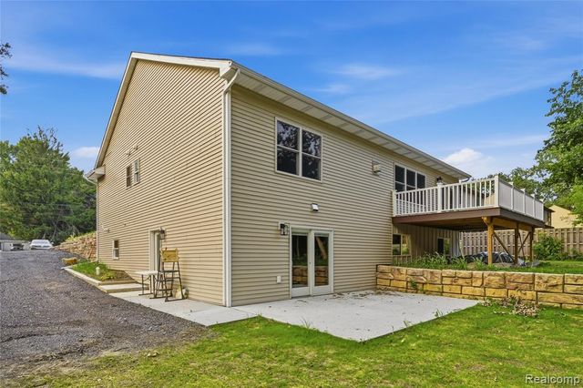 3907 Pontiac Lake Road, Waterford, MI 48328
