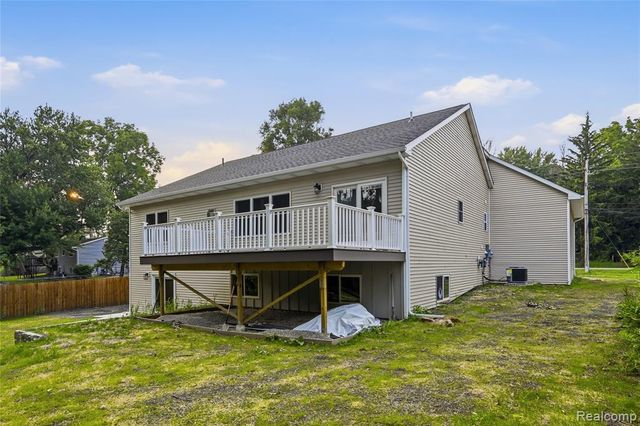 3907 Pontiac Lake Road, Waterford, MI 48328