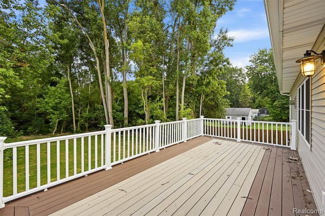 3907 Pontiac Lake Road, Waterford, MI 48328