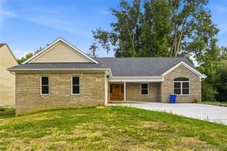3907 Pontiac Lake Road, Waterford, MI 48328
