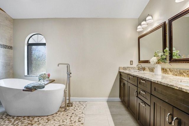 504 TRIPLE CROWN COURT, Seffner, FL 33584