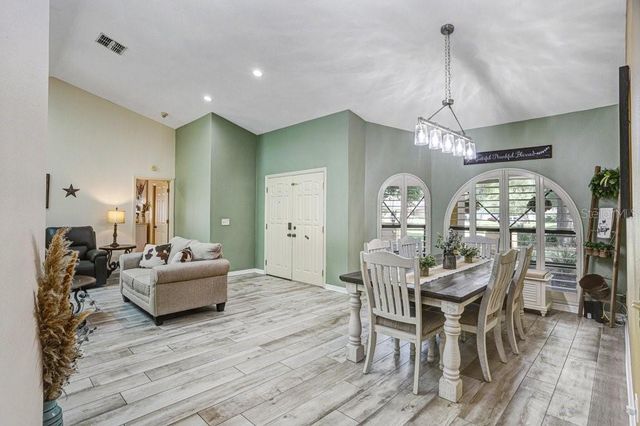 504 TRIPLE CROWN COURT, Seffner, FL 33584