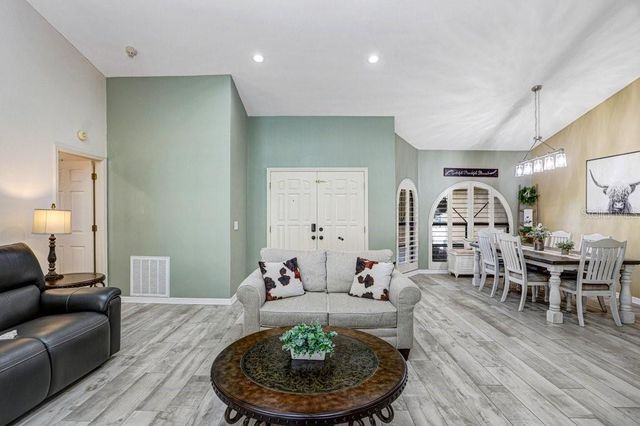 504 TRIPLE CROWN COURT, Seffner, FL 33584