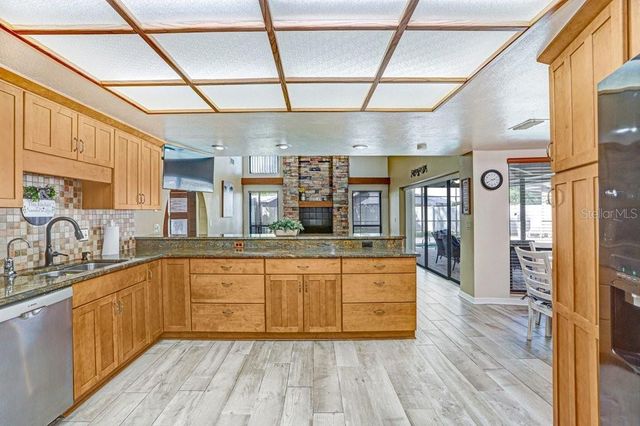 504 TRIPLE CROWN COURT, Seffner, FL 33584