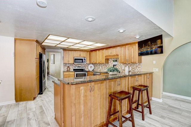 504 TRIPLE CROWN COURT, Seffner, FL 33584