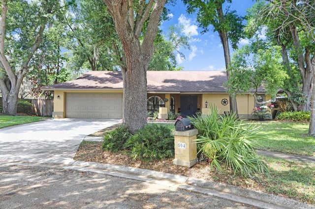 504 TRIPLE CROWN COURT, Seffner, FL 33584