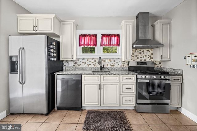 3020 NORTHWAY DR, Baltimore, MD 21234