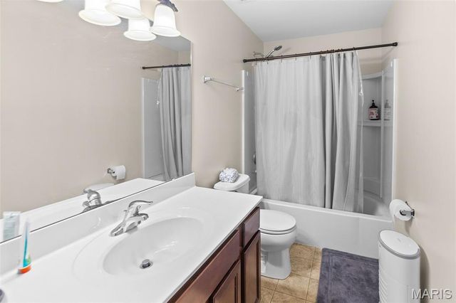 6817 Pelham Manor Drive, Fairview Heights, IL 62208