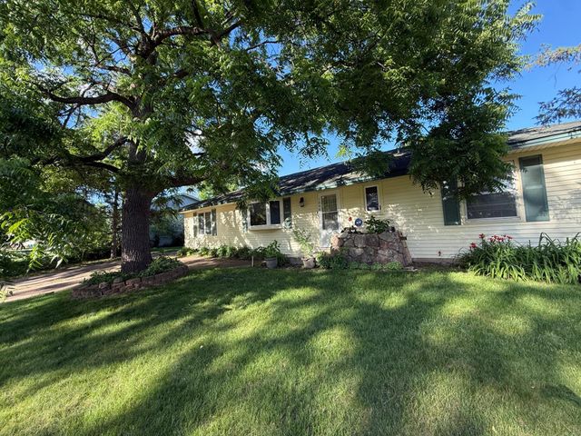10441 Arrowhead Street NW, Coon Rapids, MN 55433