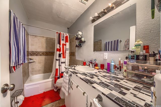 4339 BRIGHT SUN ST, San Antonio, TX 78217