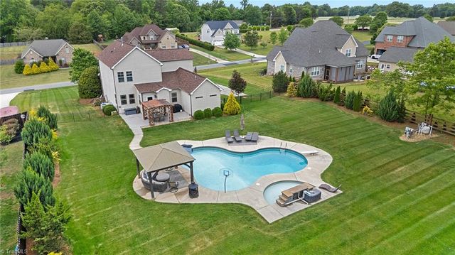 203 Kapstone Crossing, Lexington, NC 27295