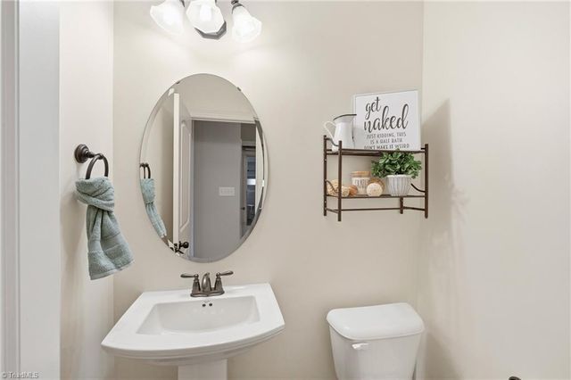 203 Kapstone Crossing, Lexington, NC 27295