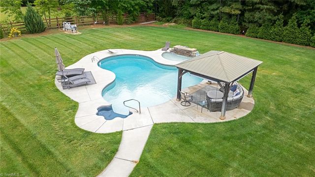 203 Kapstone Crossing, Lexington, NC 27295