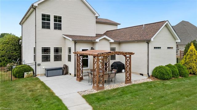 203 Kapstone Crossing, Lexington, NC 27295