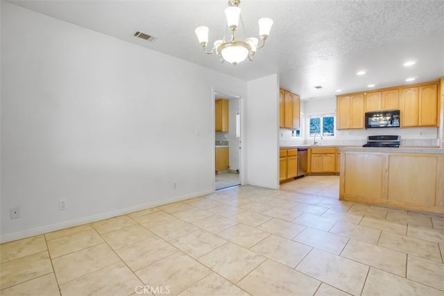 11221 Omelveny Road, Oak Hills, CA 92344