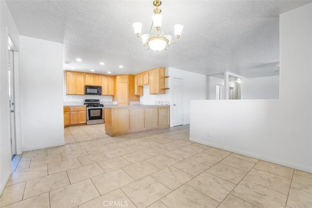 11221 Omelveny Road, Oak Hills, CA 92344