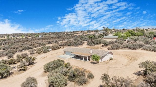 11221 Omelveny Road, Oak Hills, CA 92344