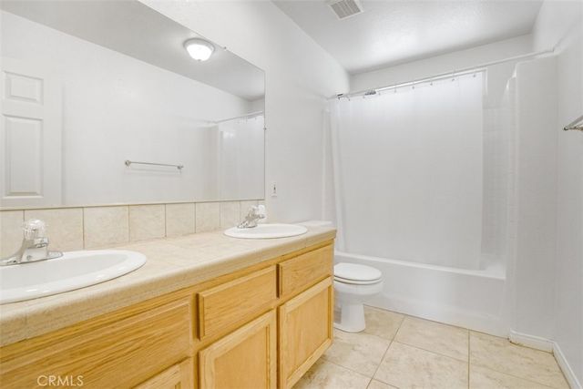 11221 Omelveny Road, Oak Hills, CA 92344
