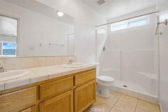 11221 Omelveny Road, Oak Hills, CA 92344